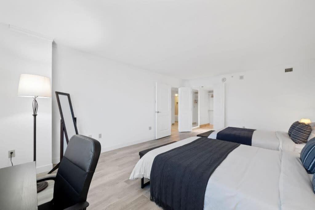 Bold Boardwalk 2br 3ba By Cozysuites *