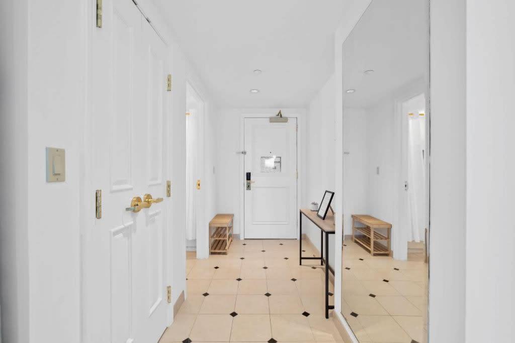 Apartment Bold Boardwalk 2br 3ba By Cozysuites *