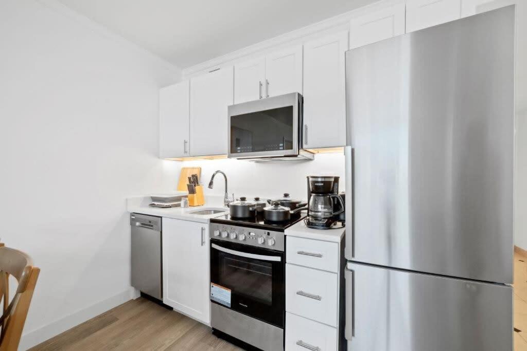 Apartment Bold Boardwalk 2br 3ba By Cozysuites